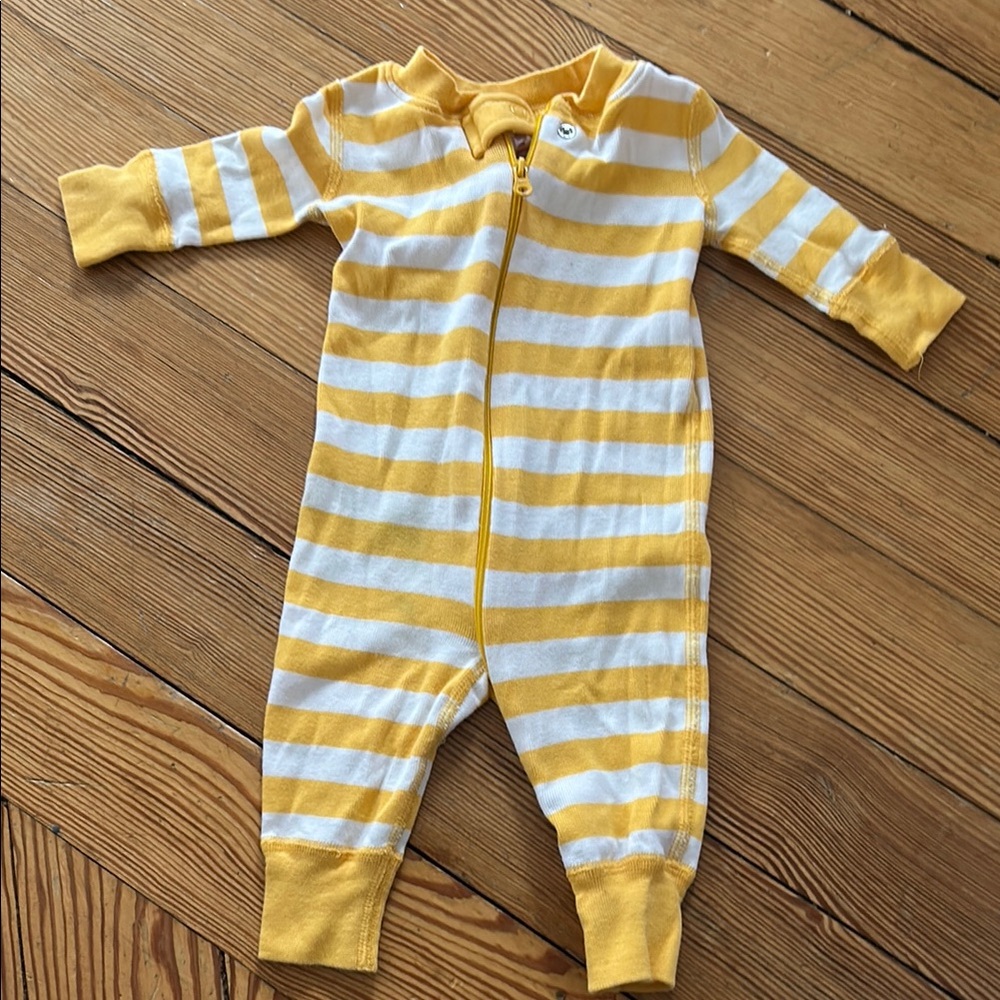 Yellow and White Striped Baby Hanna Andersson Sleeper 0-6m
